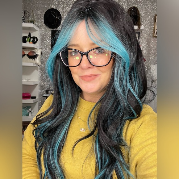 Wig - Picture 1 of 7